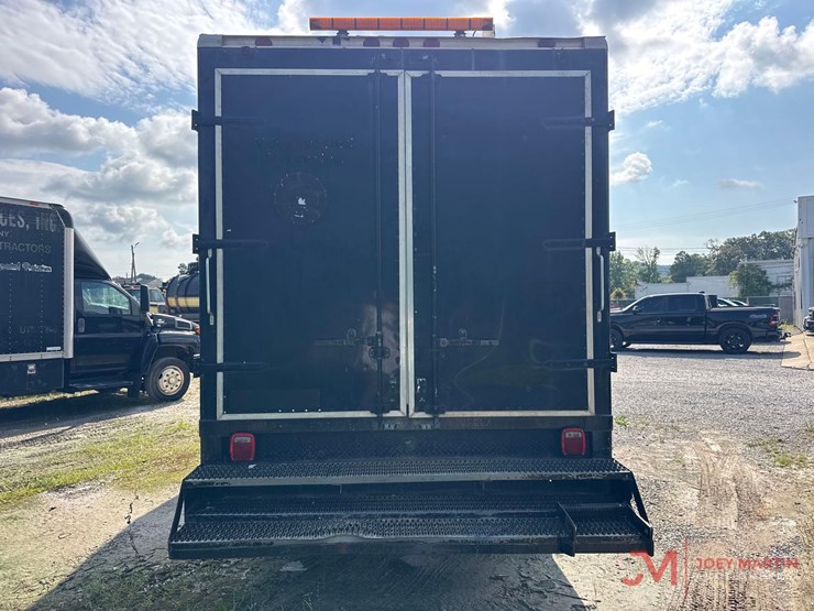 2005-chevrolet-c4500-box-truck-image-13