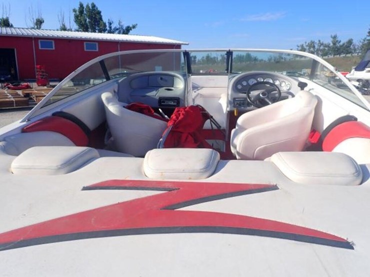 1999-donzi-z22-22-ft-bowrider-dnar1087c999-image-22