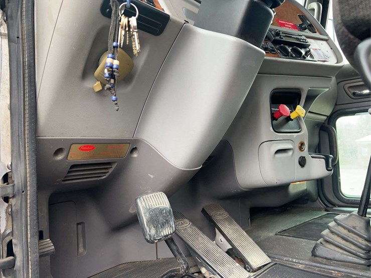 2006-peterbilt-379-image-117