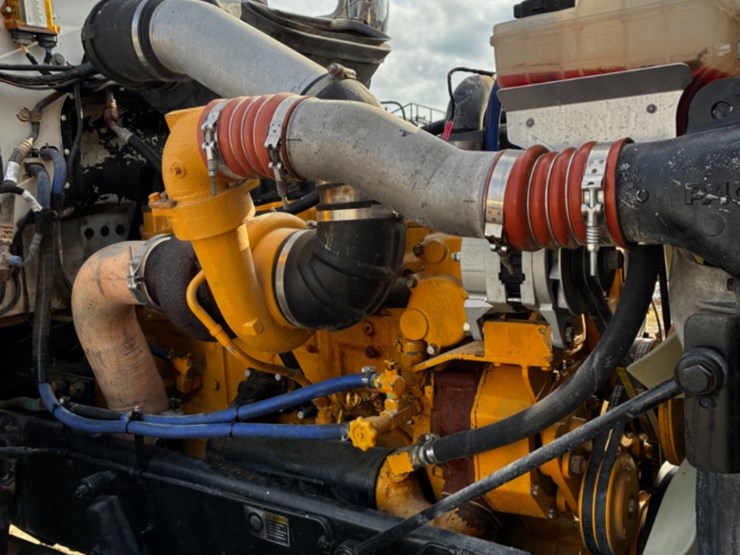 2012-peterbilt-386-image-16