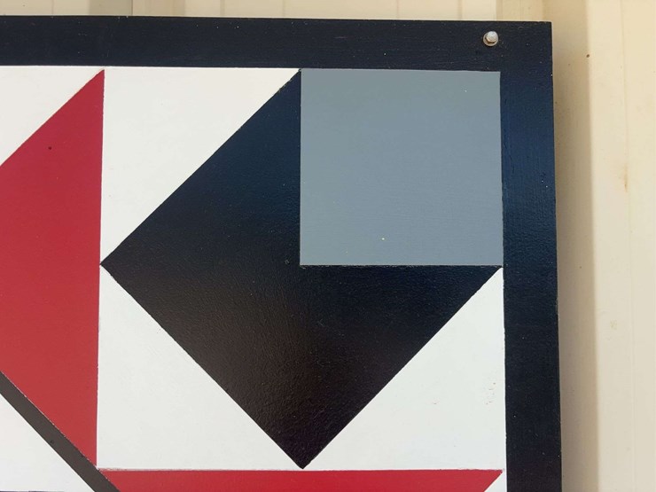 international-harvester-wood-barn-quilt-image-2