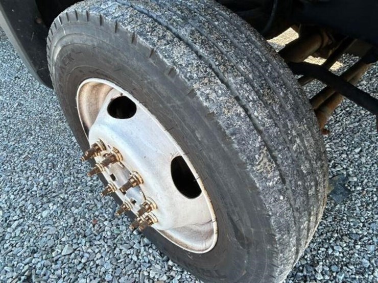 2012-ford-f550-xl-image-90