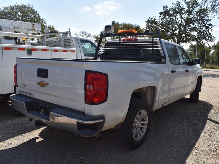 2018-chevrolet-1500-image-8