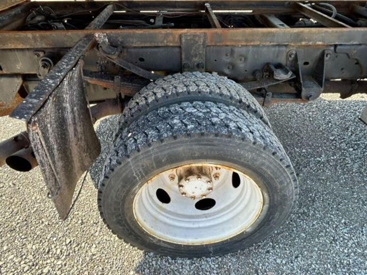 2012-ford-f550-xl-image-77