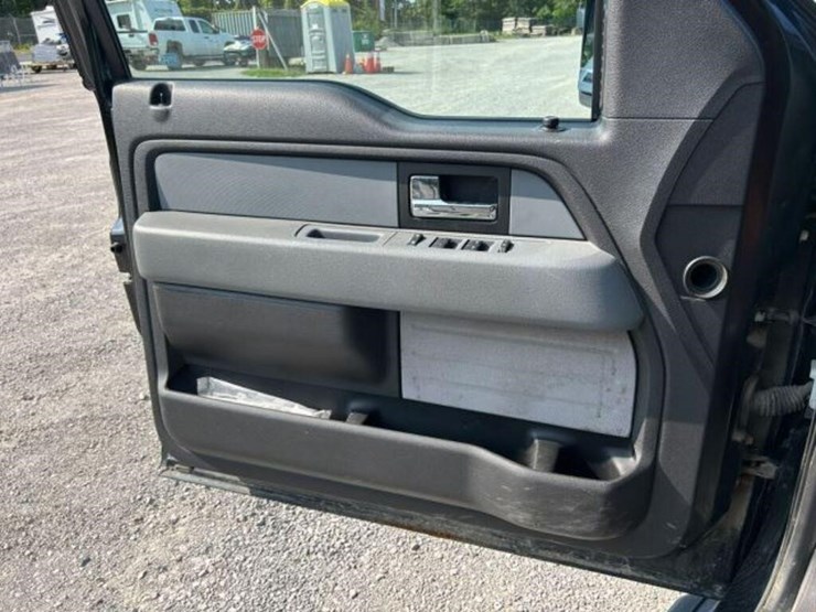 2014-ford-f150-xlt-image-14