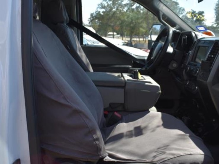 2020-ford-f550-image-7