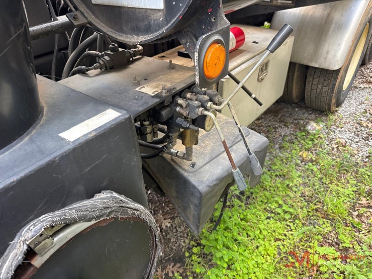 2008-sterling-jetter-/-vacuumtruck-image-14