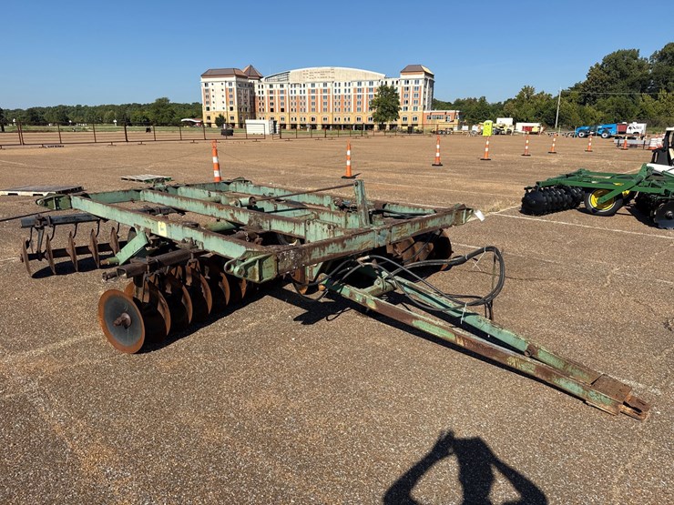 john-deere-230-image-2