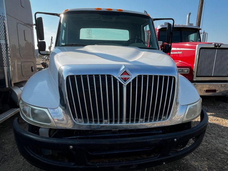 2013-international-durastar-4300-image-2
