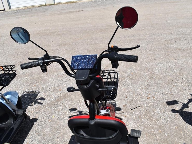 3-wheel-electric-cart-(serial-#-lqxh202605js01718)-(k)-image-7