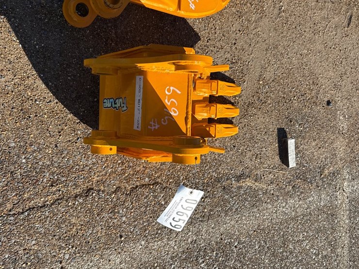 #9659-•-cat-305-backhoe-bucket-12”-image-1