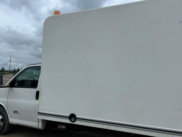 2014-gmc-4500-s/a-cube-van-1gd676cl8e1115764-image-38