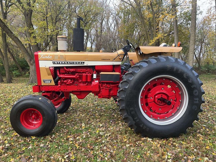 1970-1456-farmall-row-crop-golden-demonstrator-image-2
