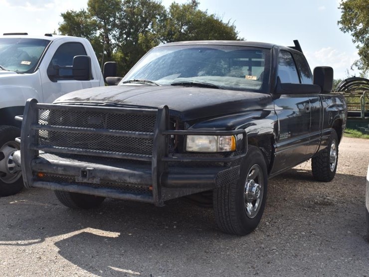 1999-dodge-2500-image-1