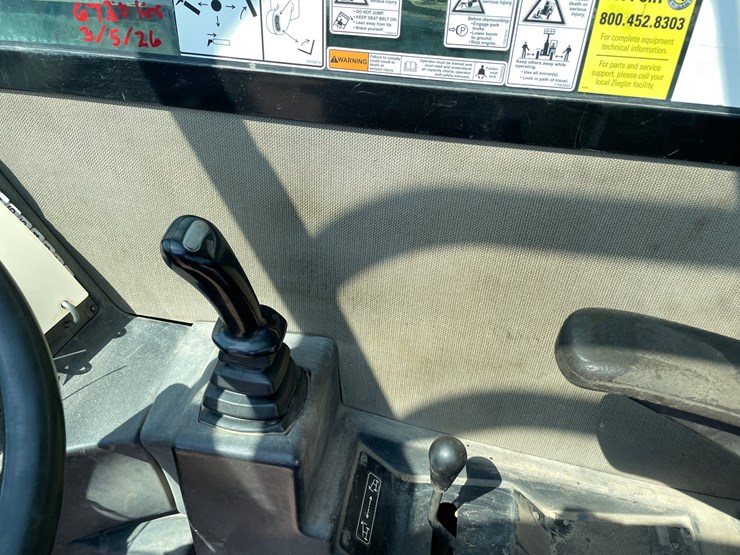 2014-caterpillar-tl642c-image-46