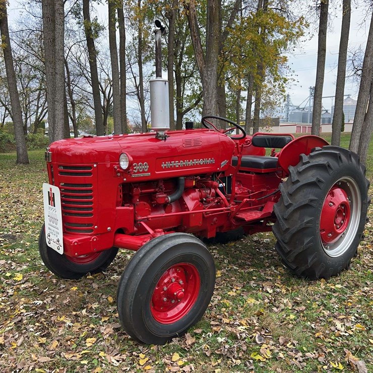 1955 INTERNATIONAL 300