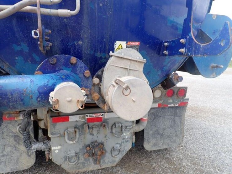 2013-peterbilt-367-image-70