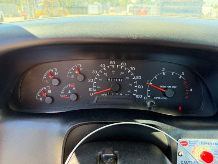 2001-ford-f650-xl-image-15