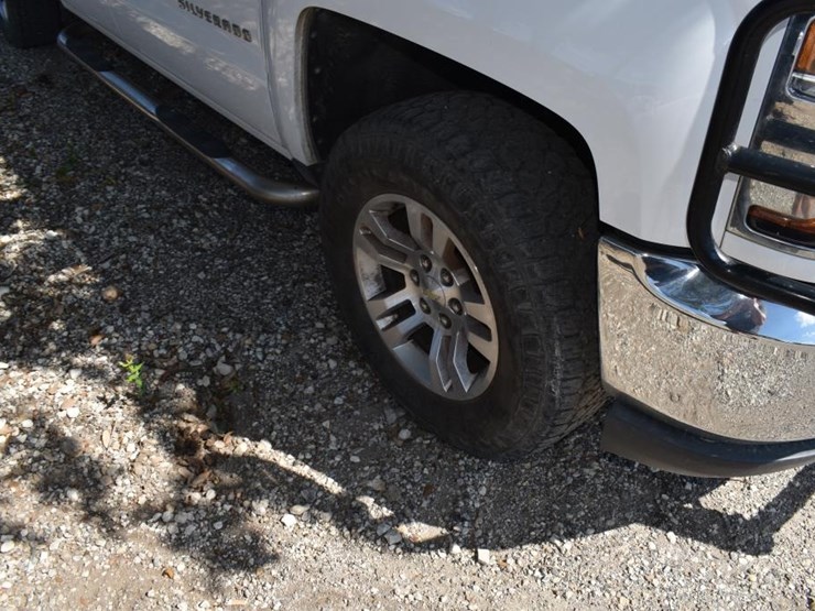 2018-chevrolet-1500-image-3