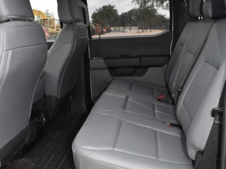 2025-ford-f350-image-16
