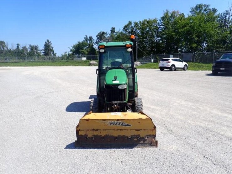 john-deere-3520-image-2