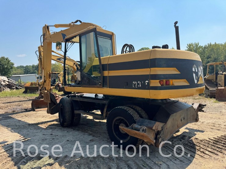caterpillar-318-image-2