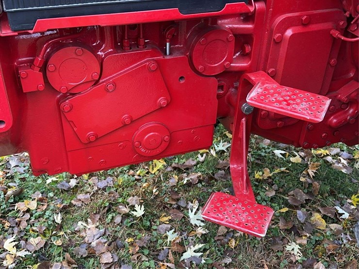 1970-1026-farmall-hydro-row-crop-golden-demonstrator-image-42