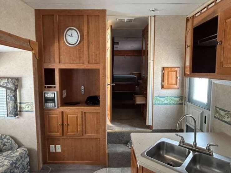 2006-forest-river-rockwood-8281ss-t/a-5th-wheel-4x-image-52