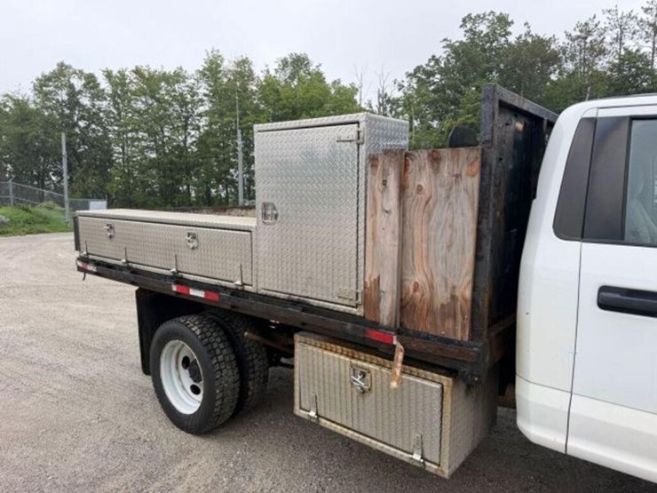 2017-ford-f550-xl-image-28