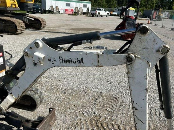 2015-bobcat-418-image-23