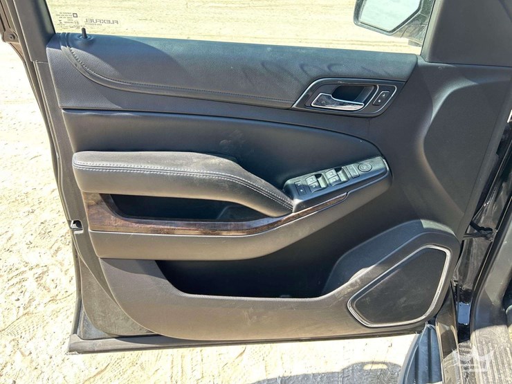 2016-chevrolet-tahoe-image-11
