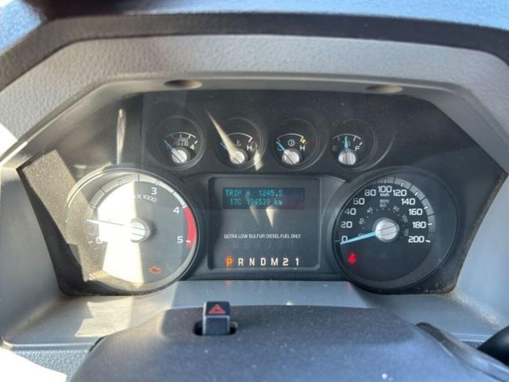 2012-ford-f550-xl-image-12