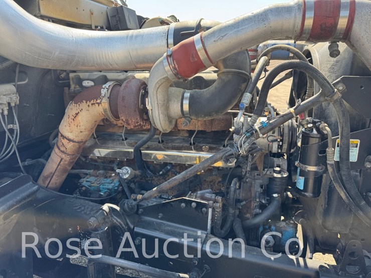 2001-mack-690s-image-9