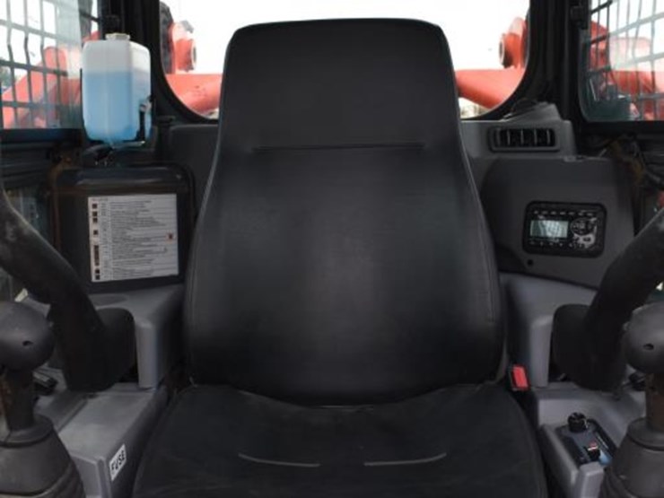 kubota-svl97-2-image-12
