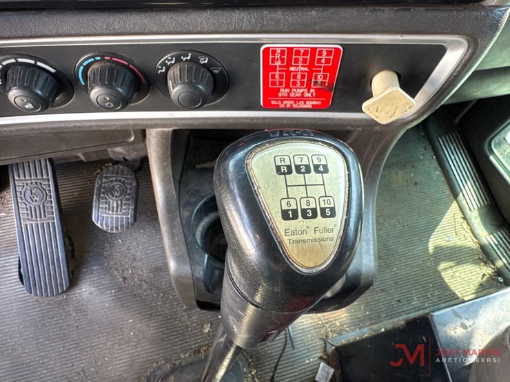 2014-kenworth-t470-image-33