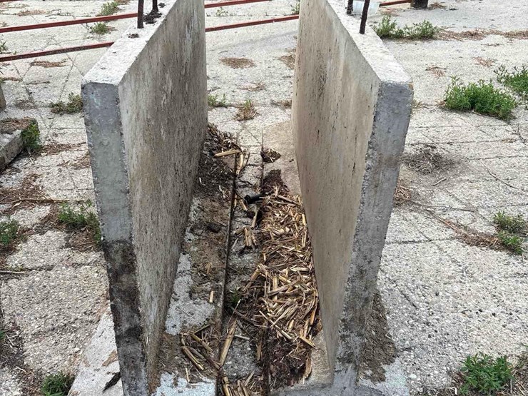 2-61/2’-long-portable-cement-walls-image-2