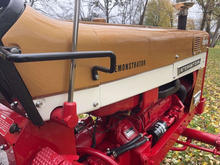 1970-farmall-544-hydro-diesel-row-crop-golden-demonstrator-image-20