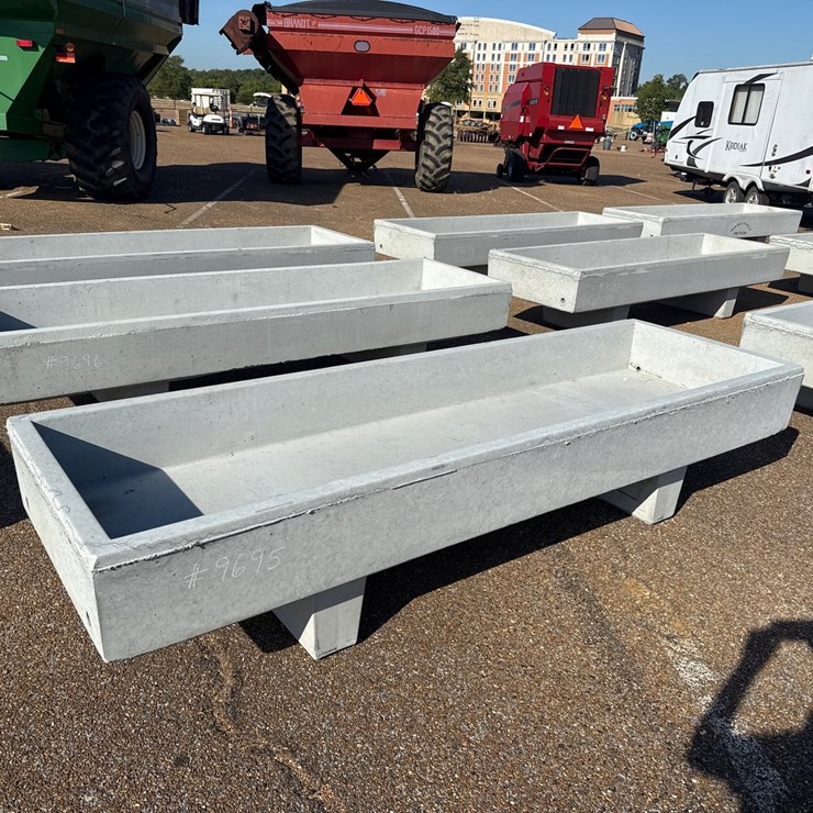 #9695 • 3 X 10 Feed Trough
