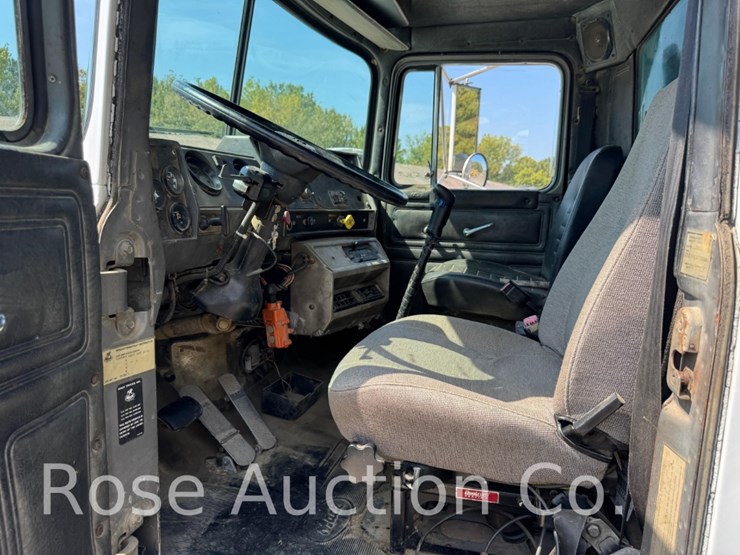 1993-mack-rd690s-image-21