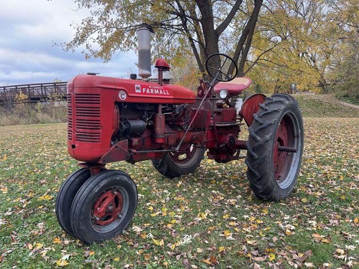 1952-farmall-super-c-image-1