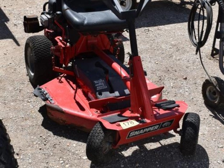 snapper-riding-mower-(serial-#-2015093677)-(k)-image-1