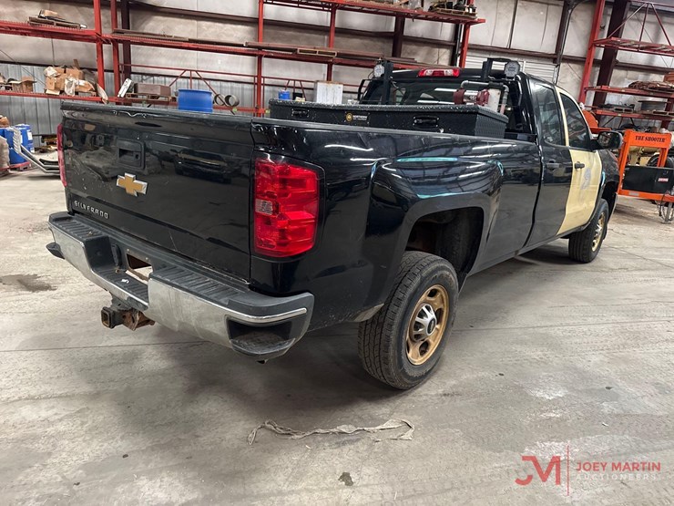 2015-chevrolet-silverado-2500-image-3