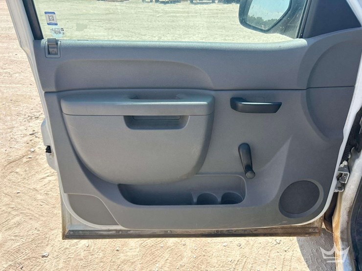 2012-chevrolet-silverado-1500-image-11