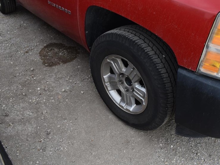 2012-chevrolet-1500-image-3