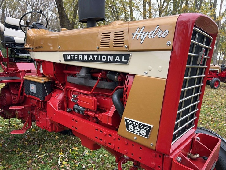 1970-farmall-826-hydro-diesel-row-crop-golden-demonstrator-image-10