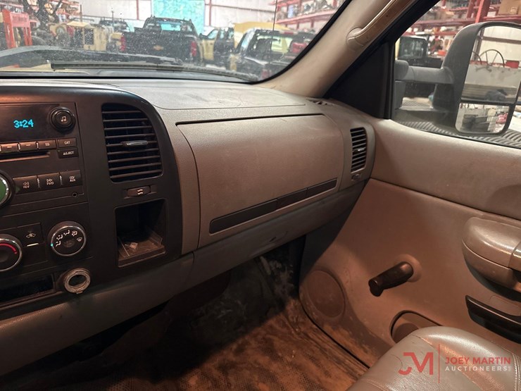 2008-chevrolet-silverado-2500-image-28