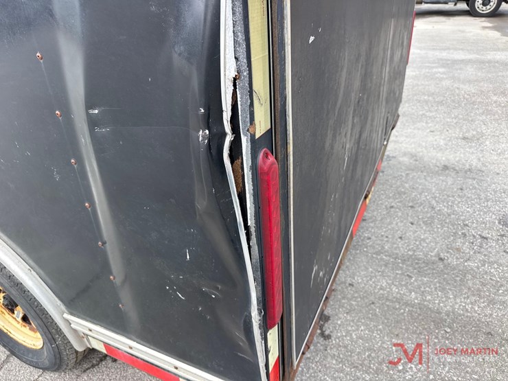 2004-car-mate-enclosed-trailer-image-12