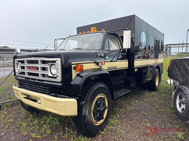 1986-gmc-7000-image-6