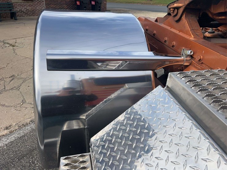 2006-peterbilt-379-image-44