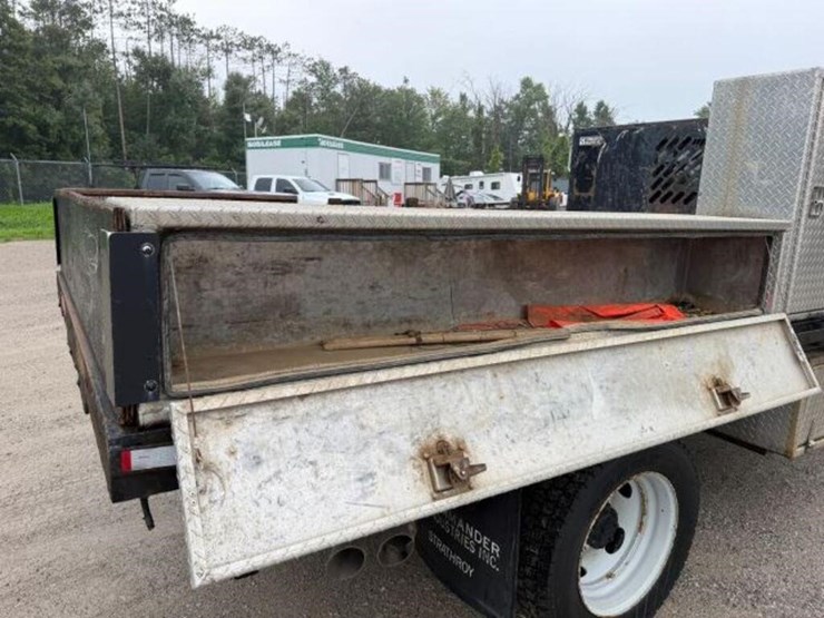 2017-ford-f550-xl-image-26
